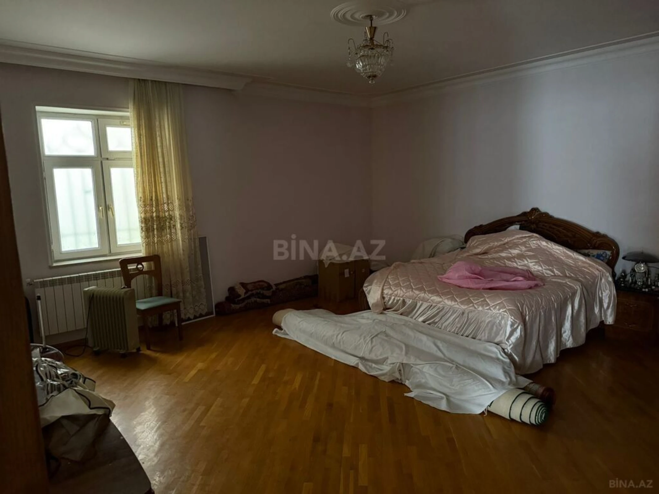 Satılır 8 otaqlı həyət evi 700 m²