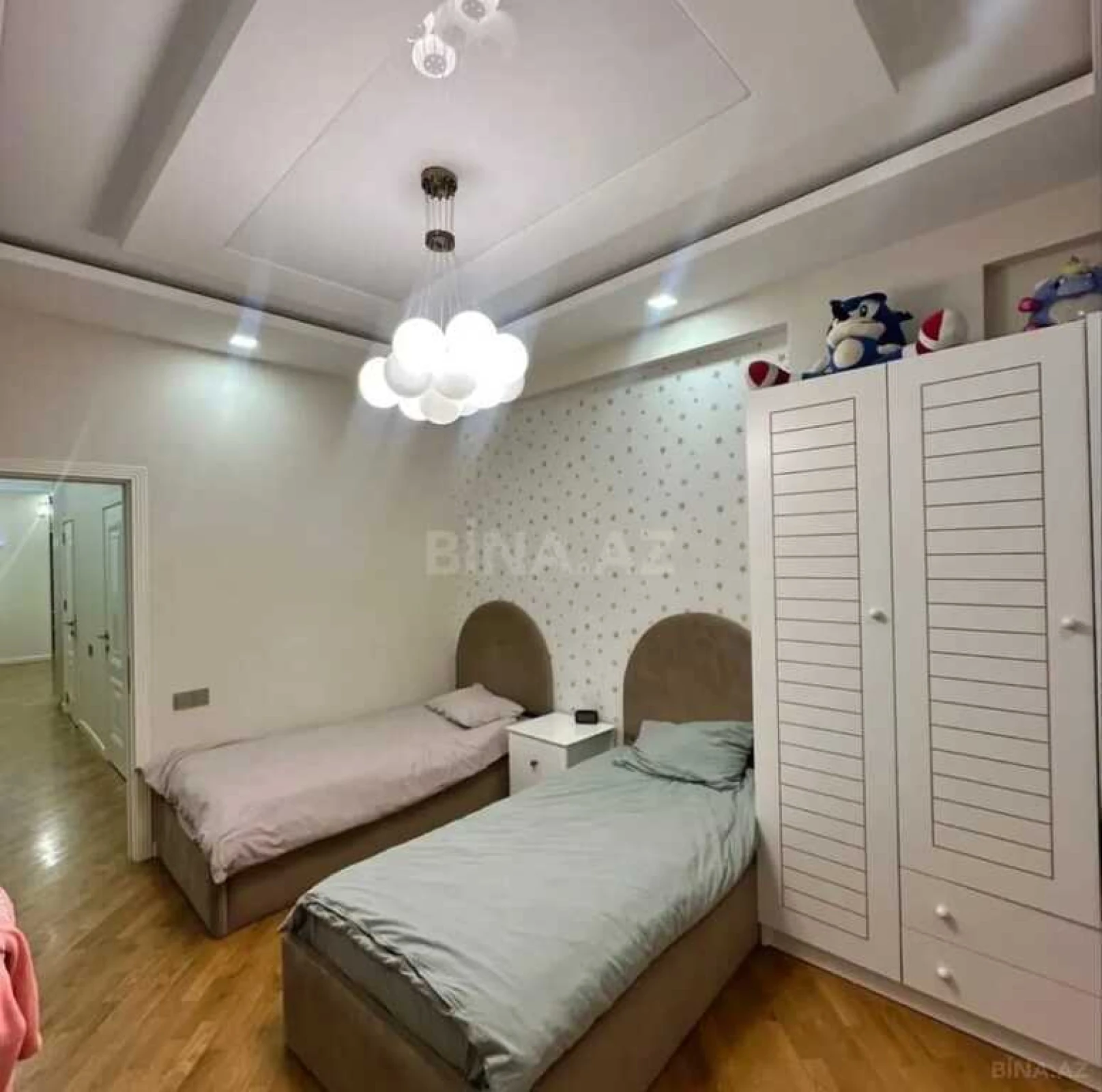 Satılır 3 otaqlı mənzil 130 m²