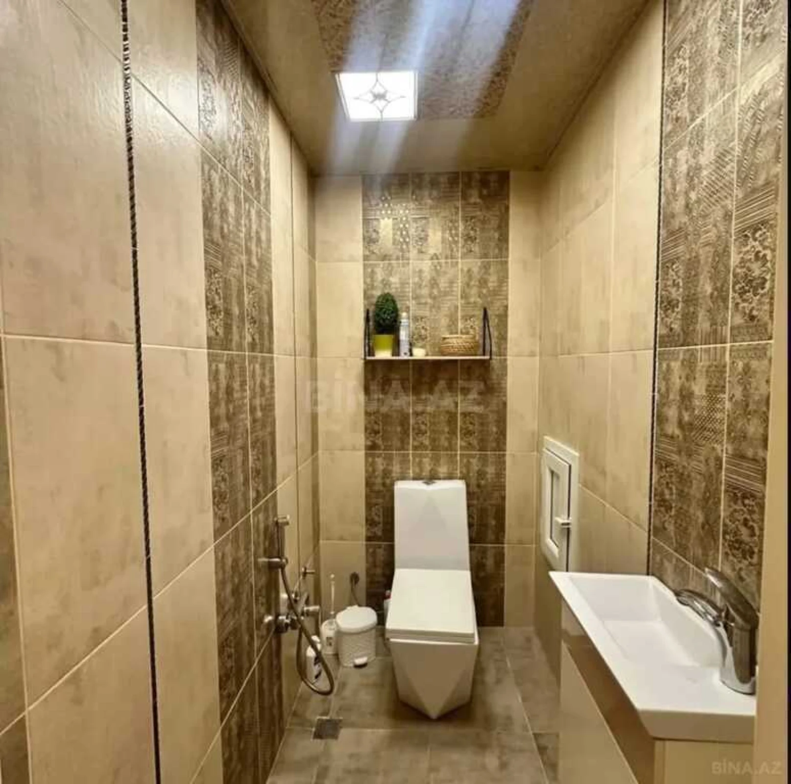 Satılır 3 otaqlı mənzil 130 m²