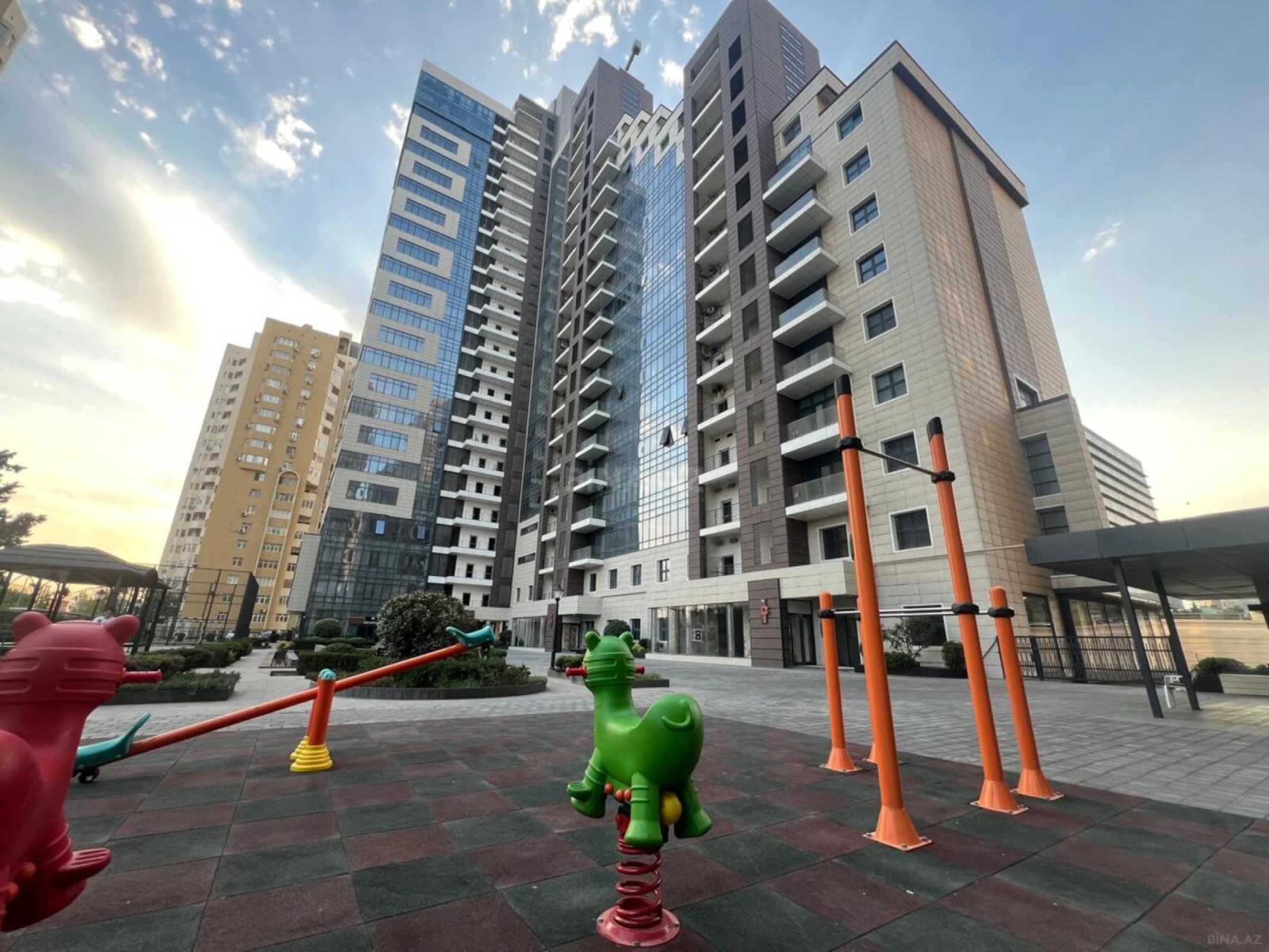 Satılır 1 otaqlı mənzil 74.2 m²