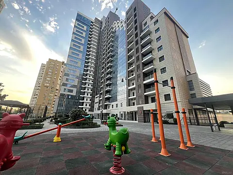 Satılır 1 otaqlı mənzil 74.2 m²