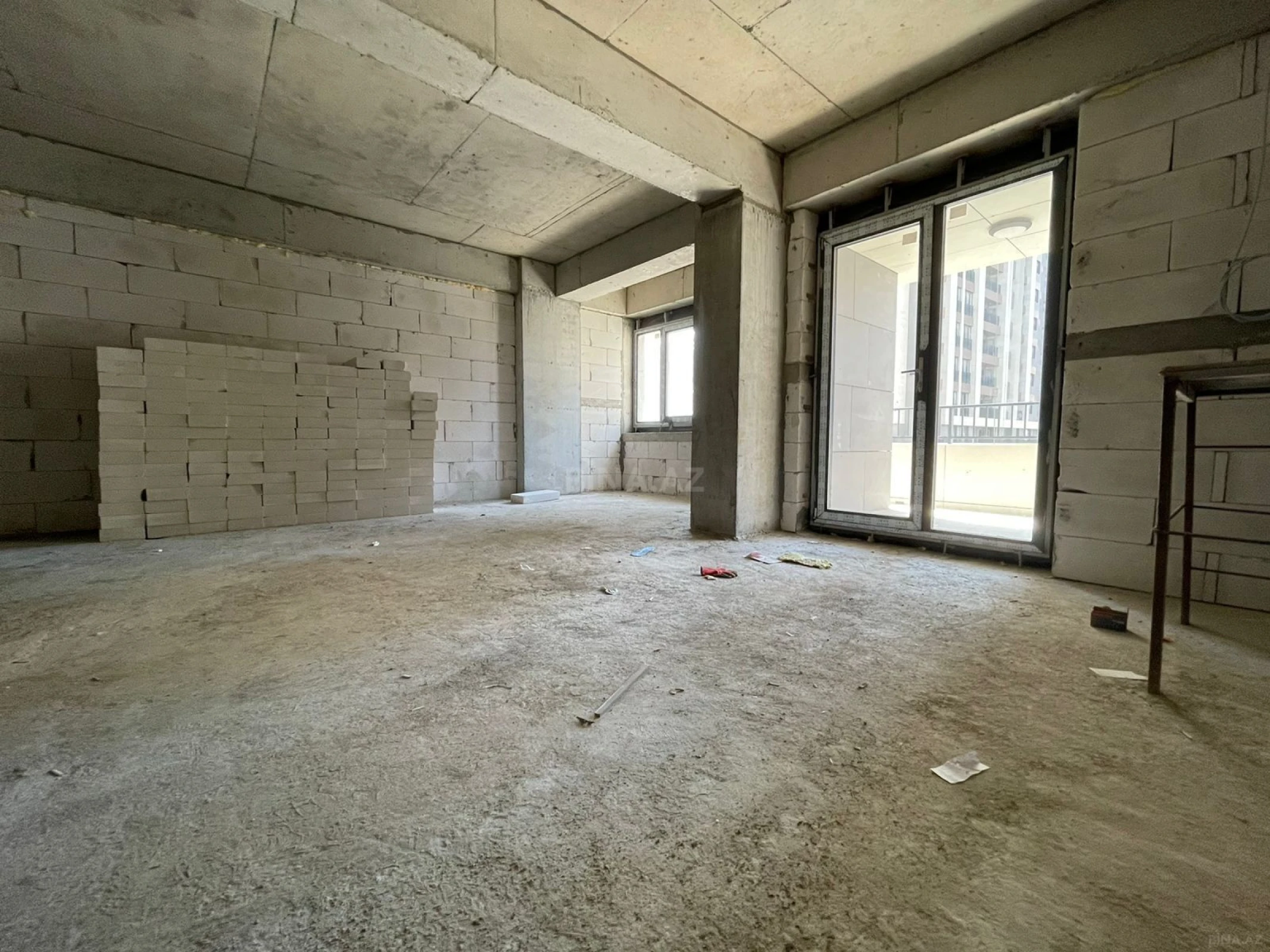 Satılır 1 otaqlı mənzil 74.2 m²
