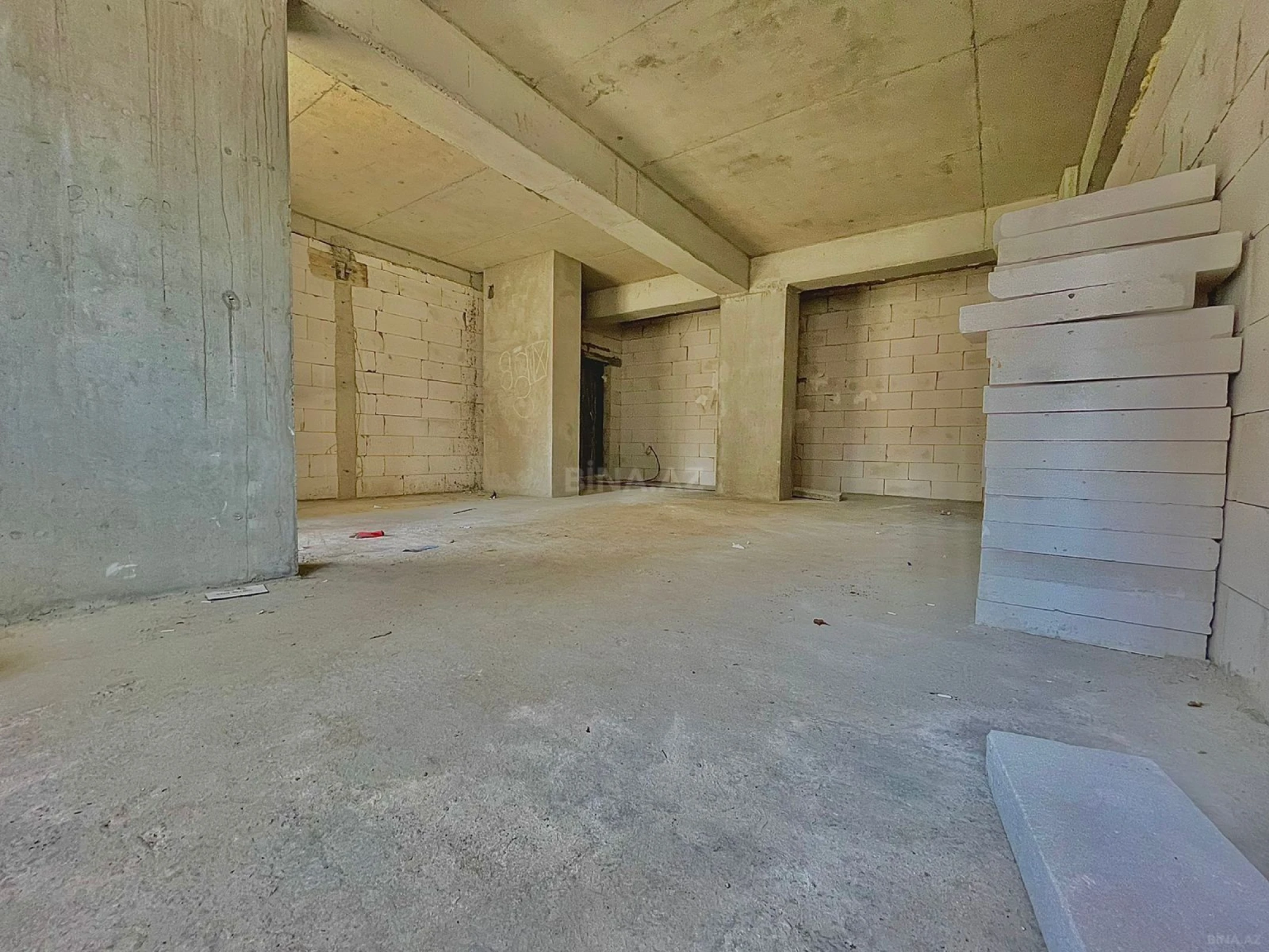 Satılır 1 otaqlı mənzil 74.2 m²