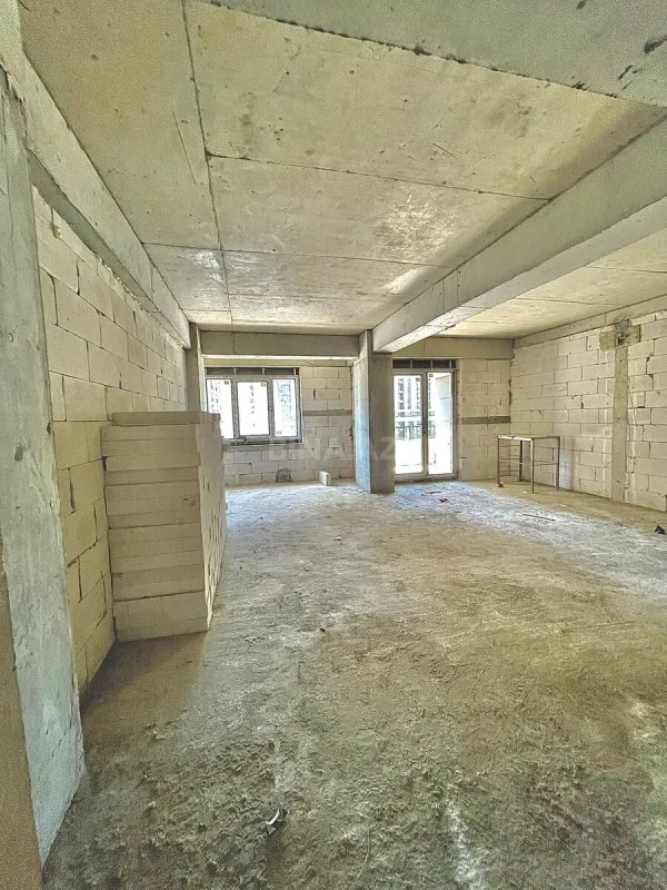 Satılır 1 otaqlı mənzil 74.2 m²