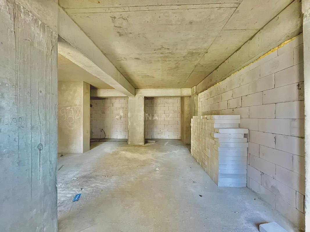 Satılır 1 otaqlı mənzil 74.2 m²