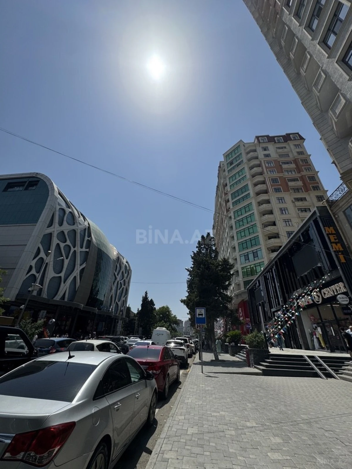 Satılır 3 otaqlı mənzil 145 m²