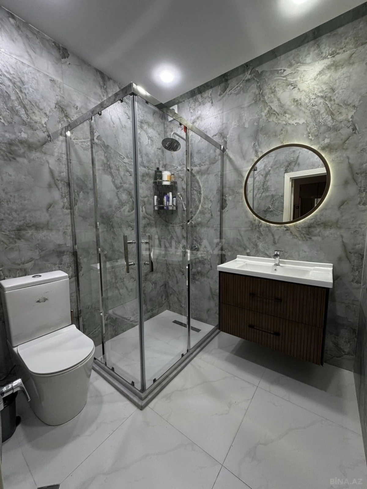 Satılır 3 otaqlı mənzil 145 m²