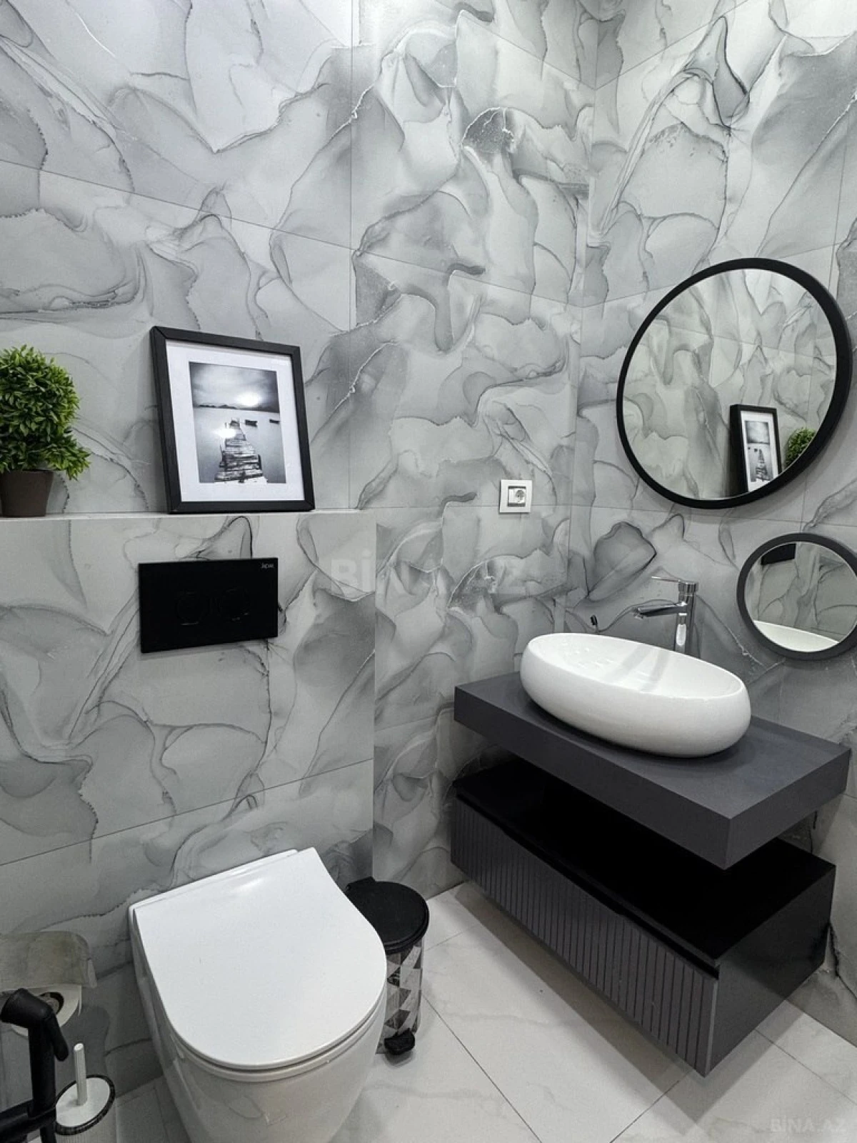 Satılır 3 otaqlı mənzil 145 m²