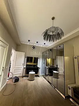 Satılır 3 otaqlı mənzil 145 m²