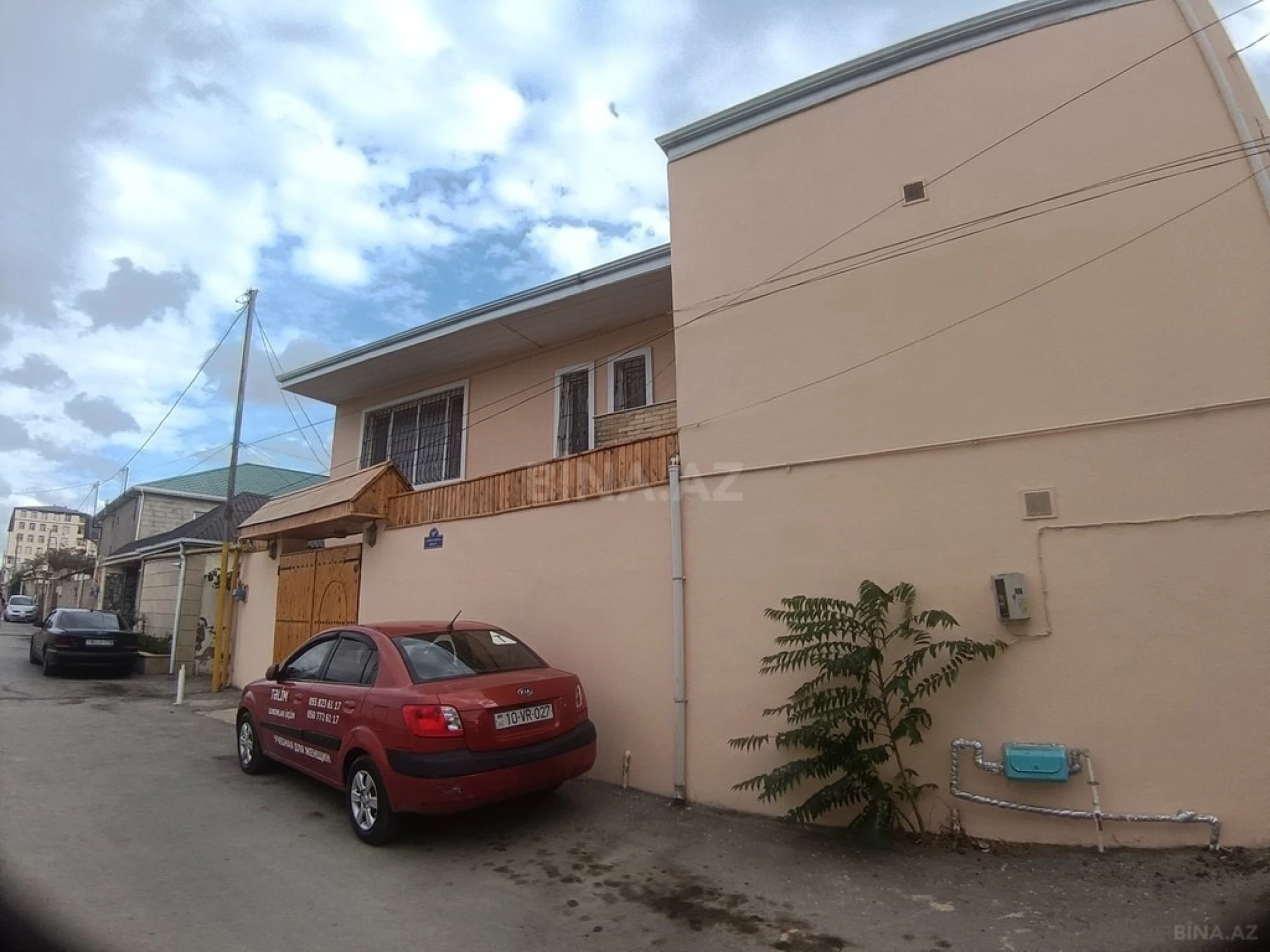 Satılır 5 otaqlı həyət evi 165 m²