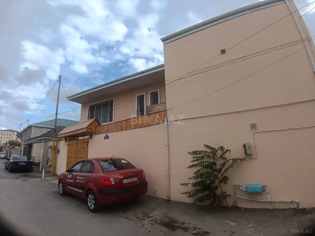 Satılır 5 otaqlı həyət evi 165 m²
