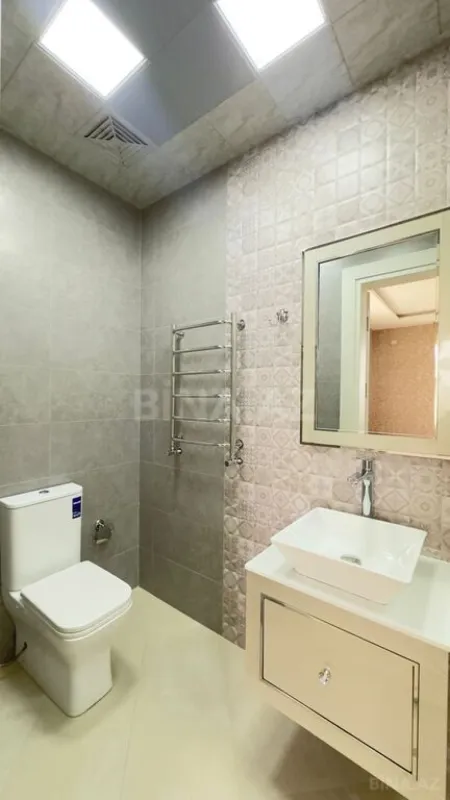 Satılır 6 otaqlı həyət evi 450 m²
