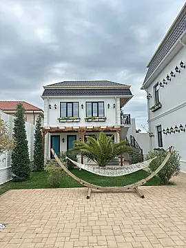 Satılır 6 otaqlı həyət evi 450 m²