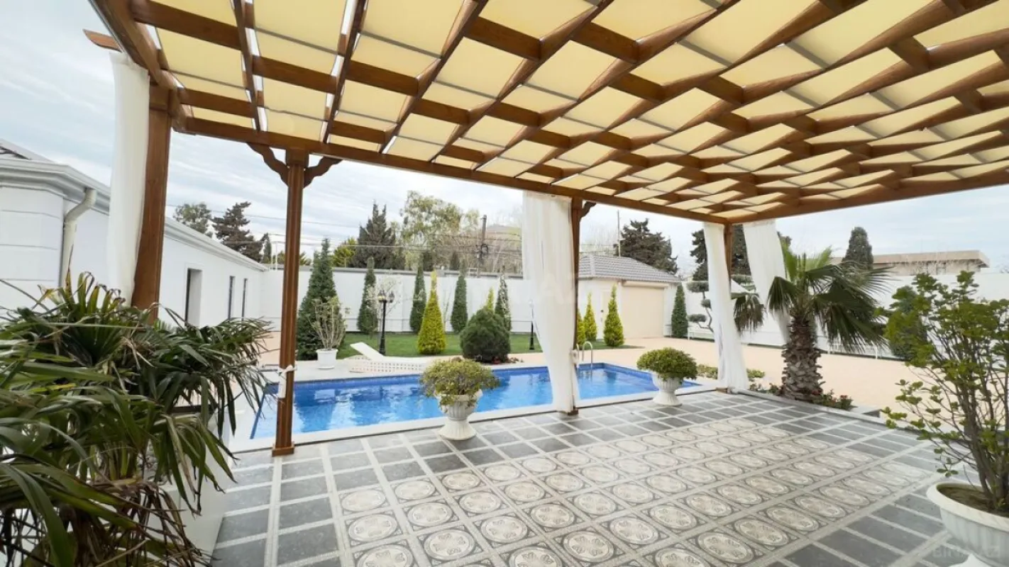 Satılır 6 otaqlı həyət evi 450 m²