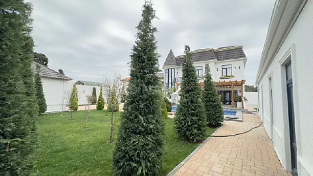 Satılır 6 otaqlı həyət evi 450 m²