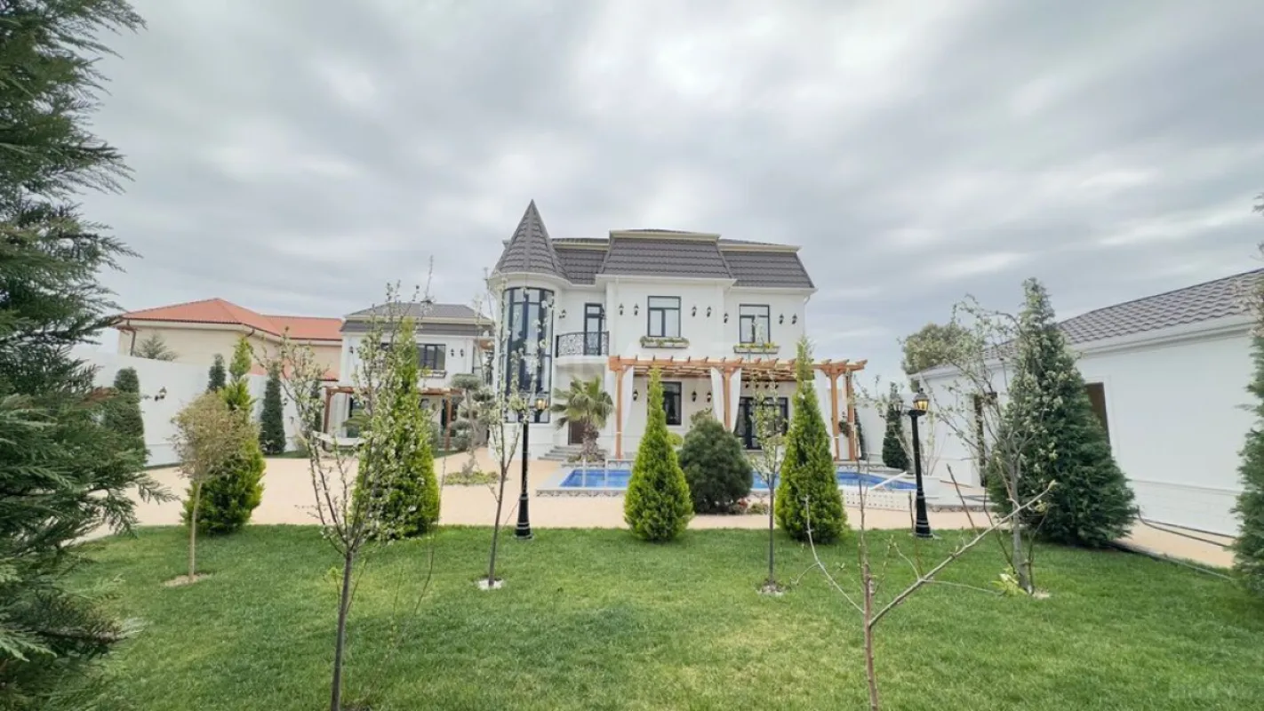 Satılır 6 otaqlı həyət evi 450 m²