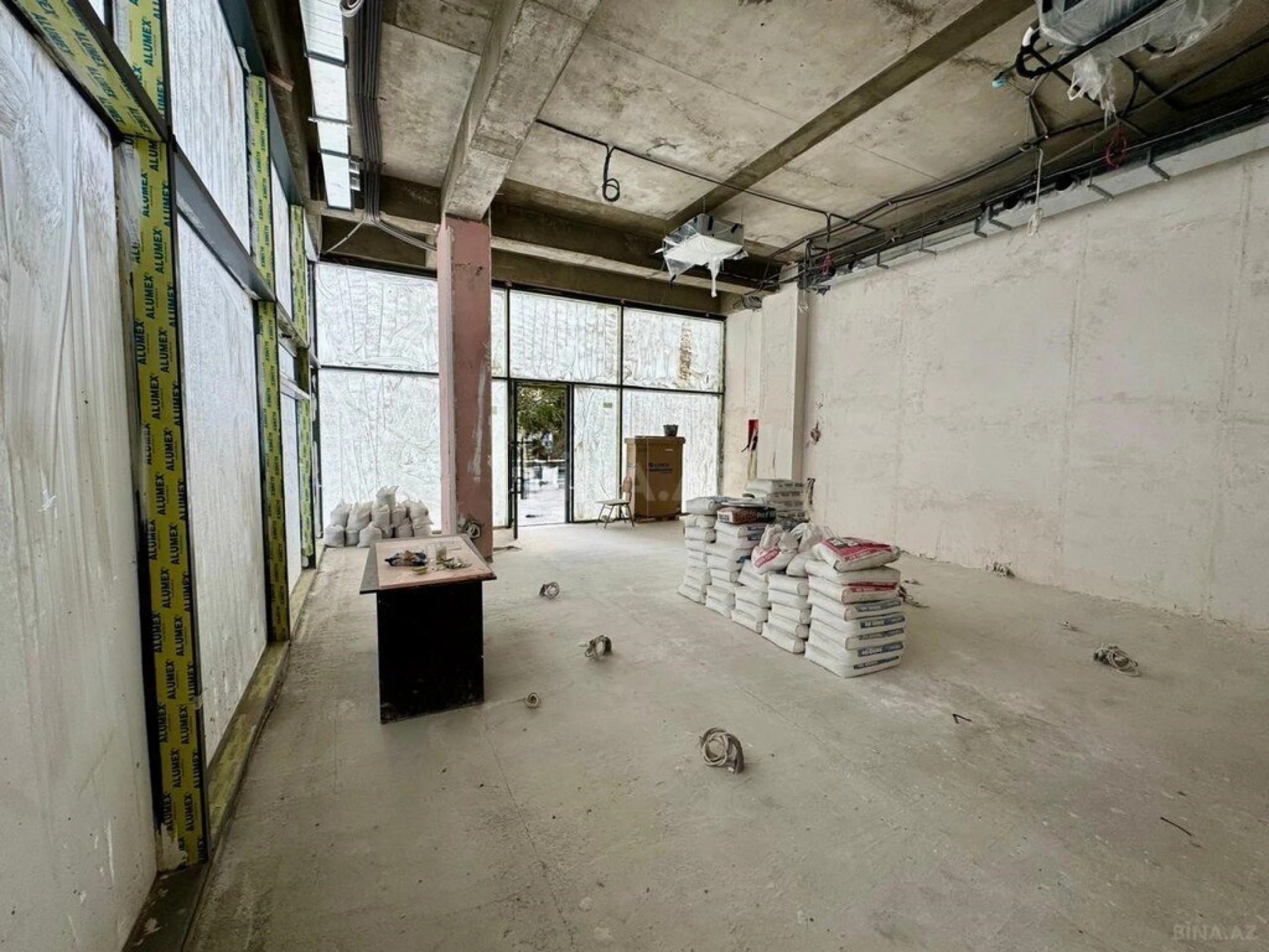 Satılır obyekt 170 m²