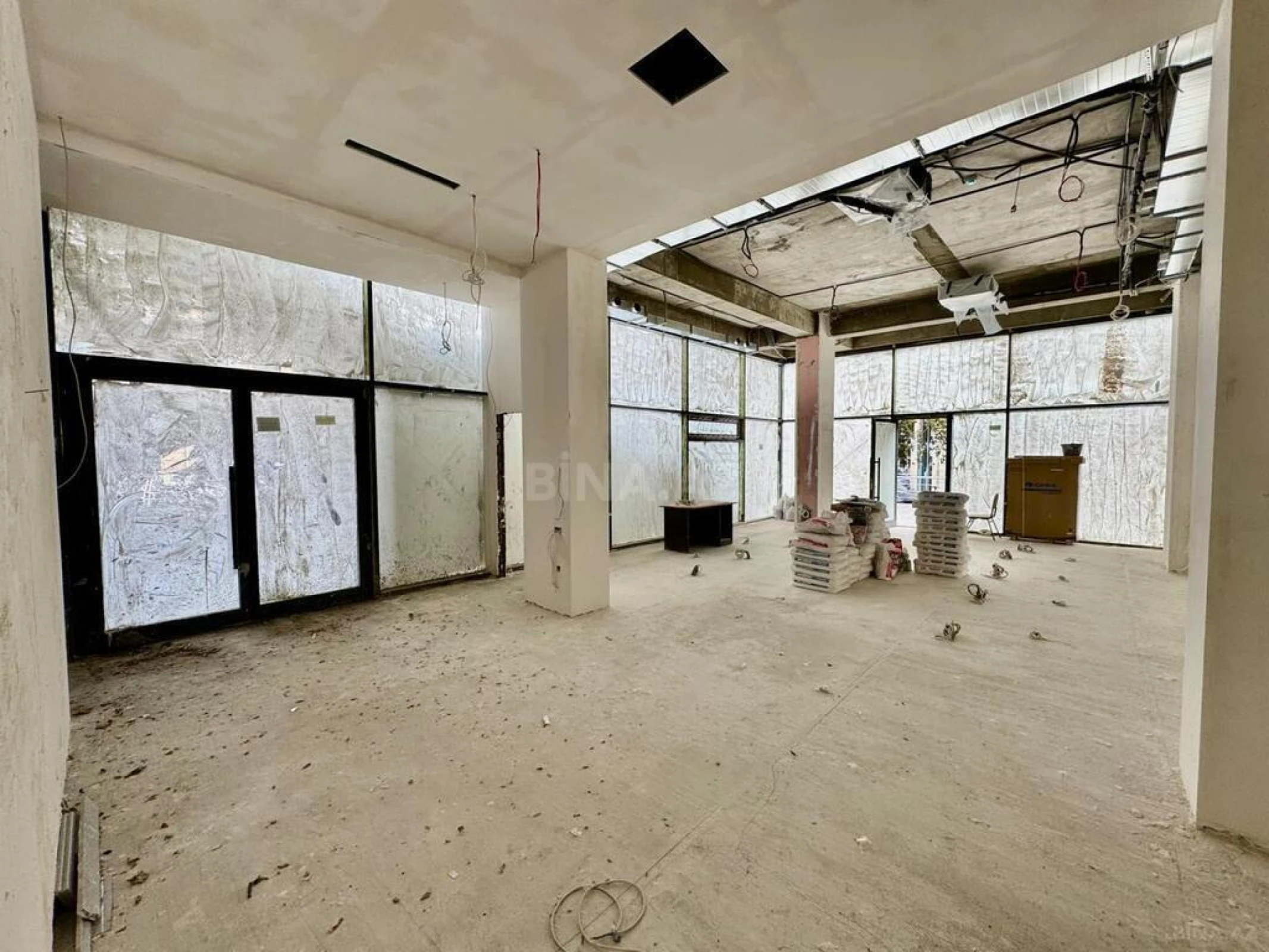 Satılır obyekt 170 m²