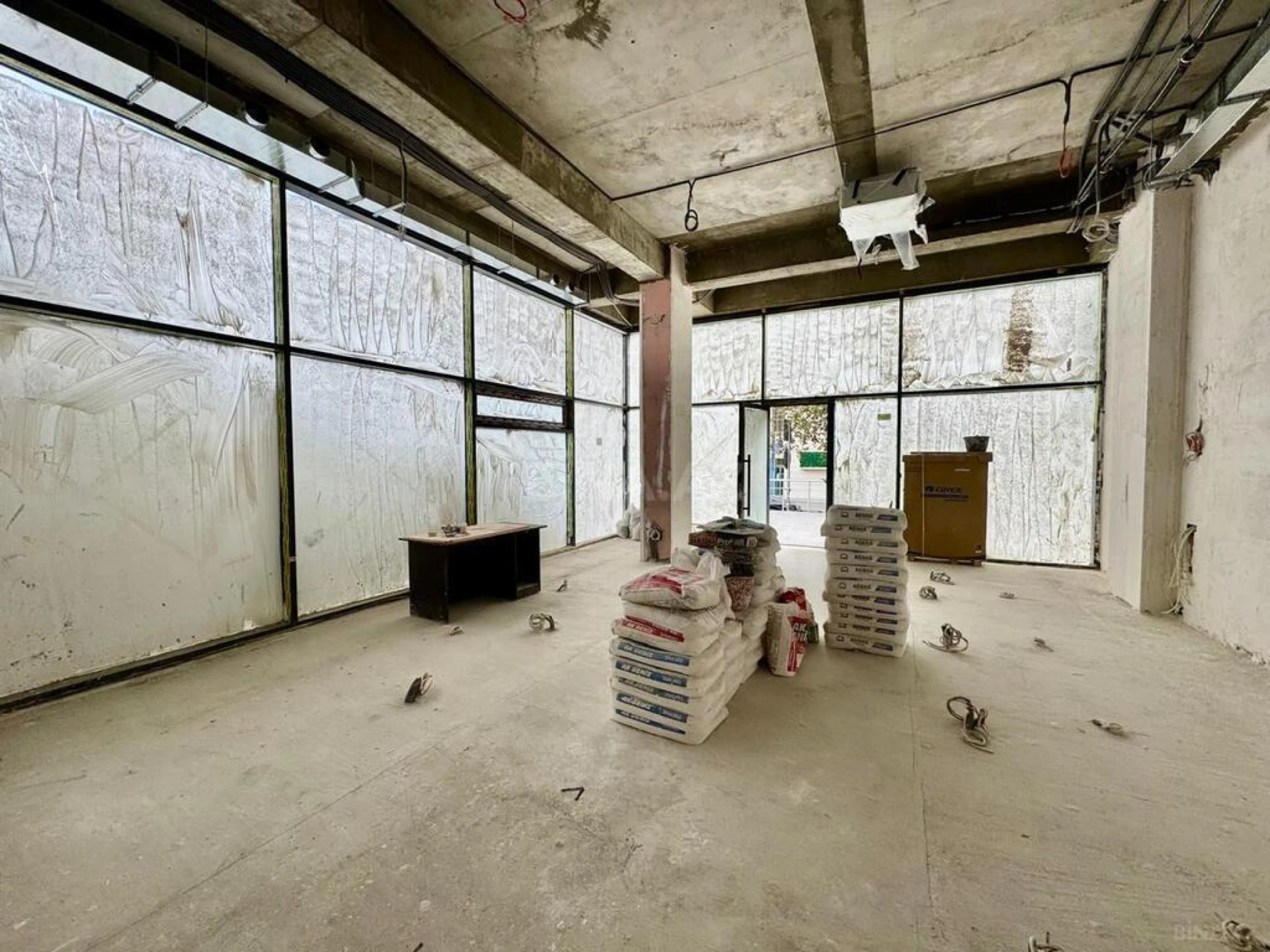 Satılır obyekt 170 m²