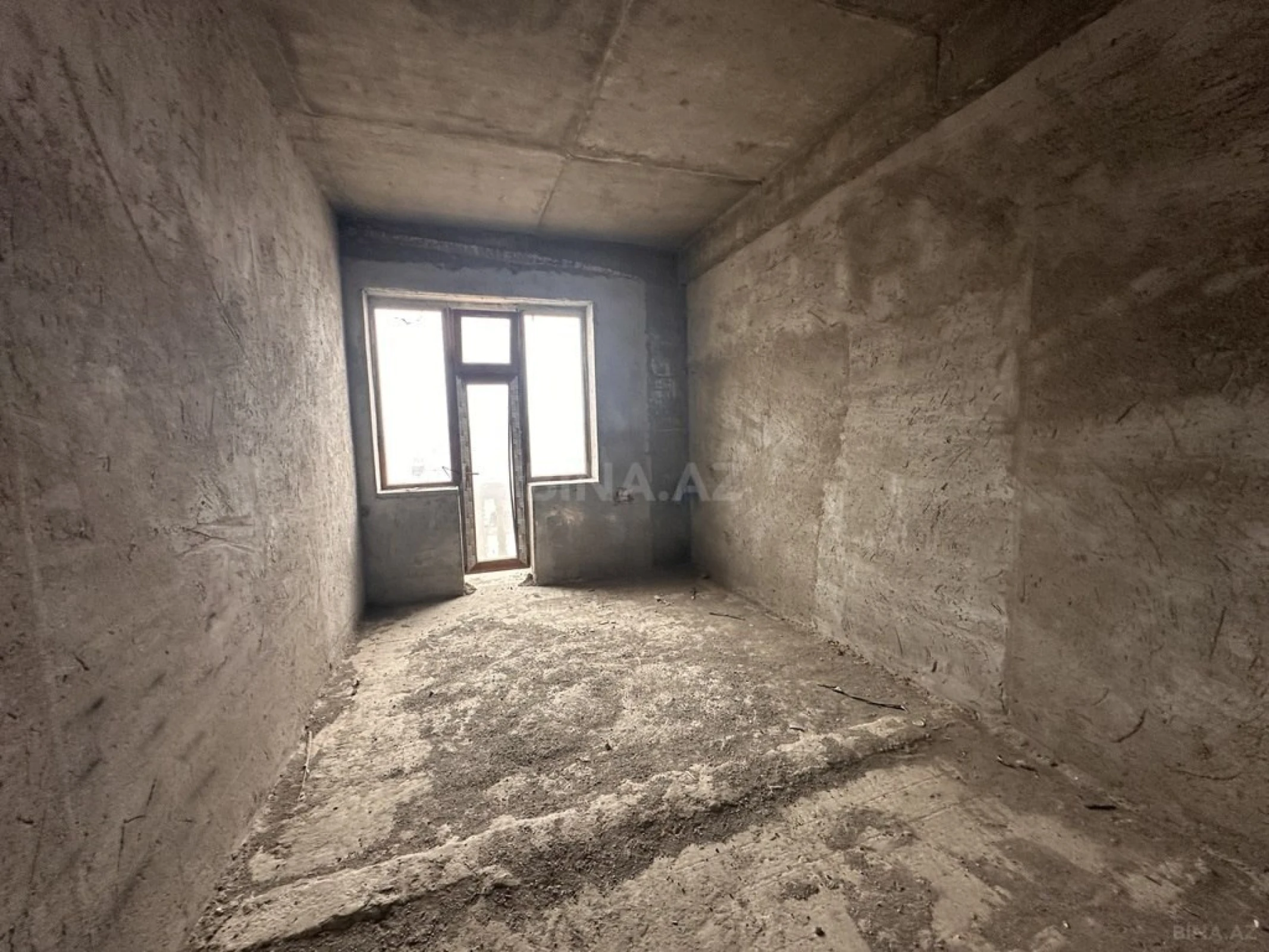 Satılır 3 otaqlı mənzil 148 m²