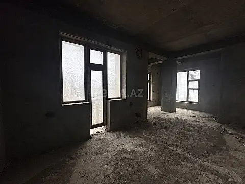 Satılır 3 otaqlı mənzil 148 m²