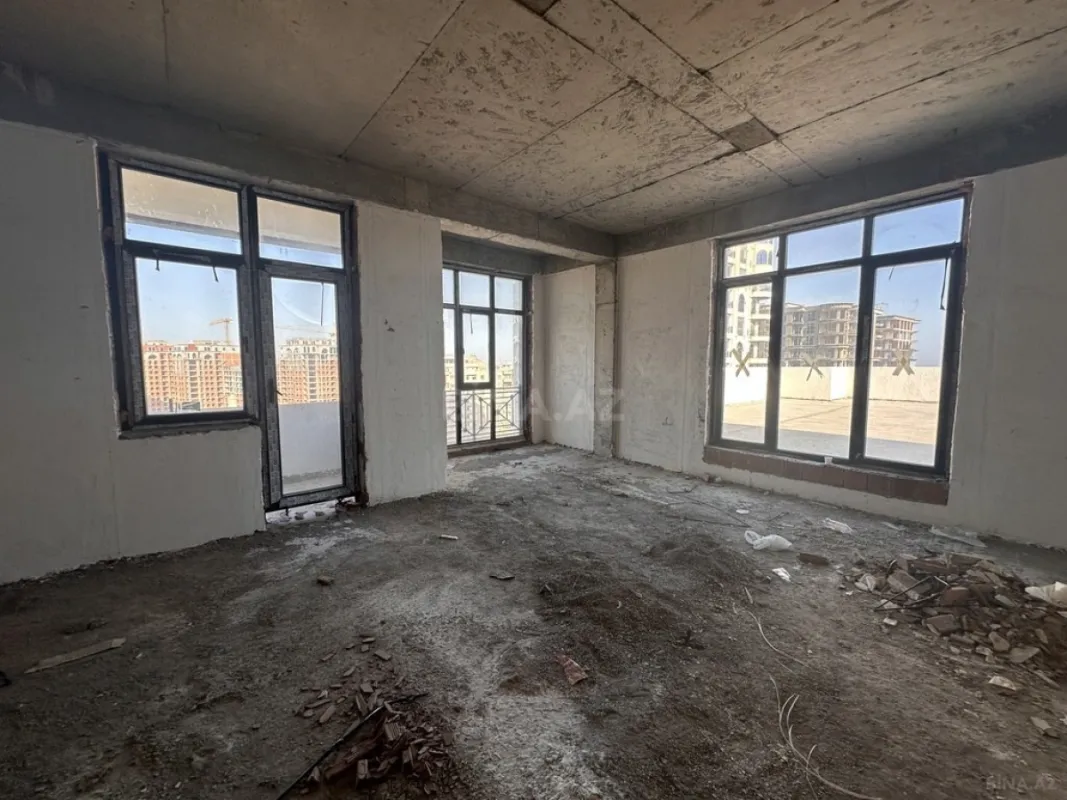 Satılır 3 otaqlı mənzil 148 m²