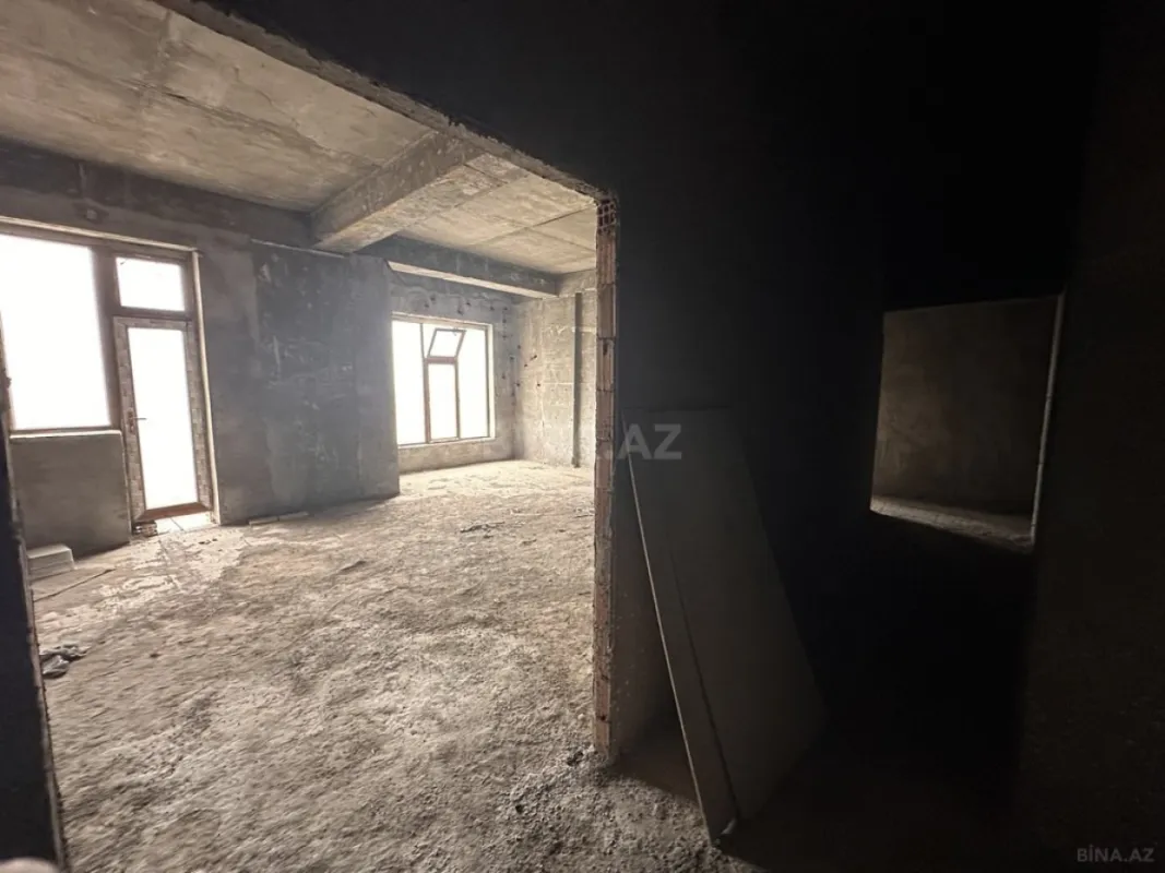 Satılır 3 otaqlı mənzil 148 m²