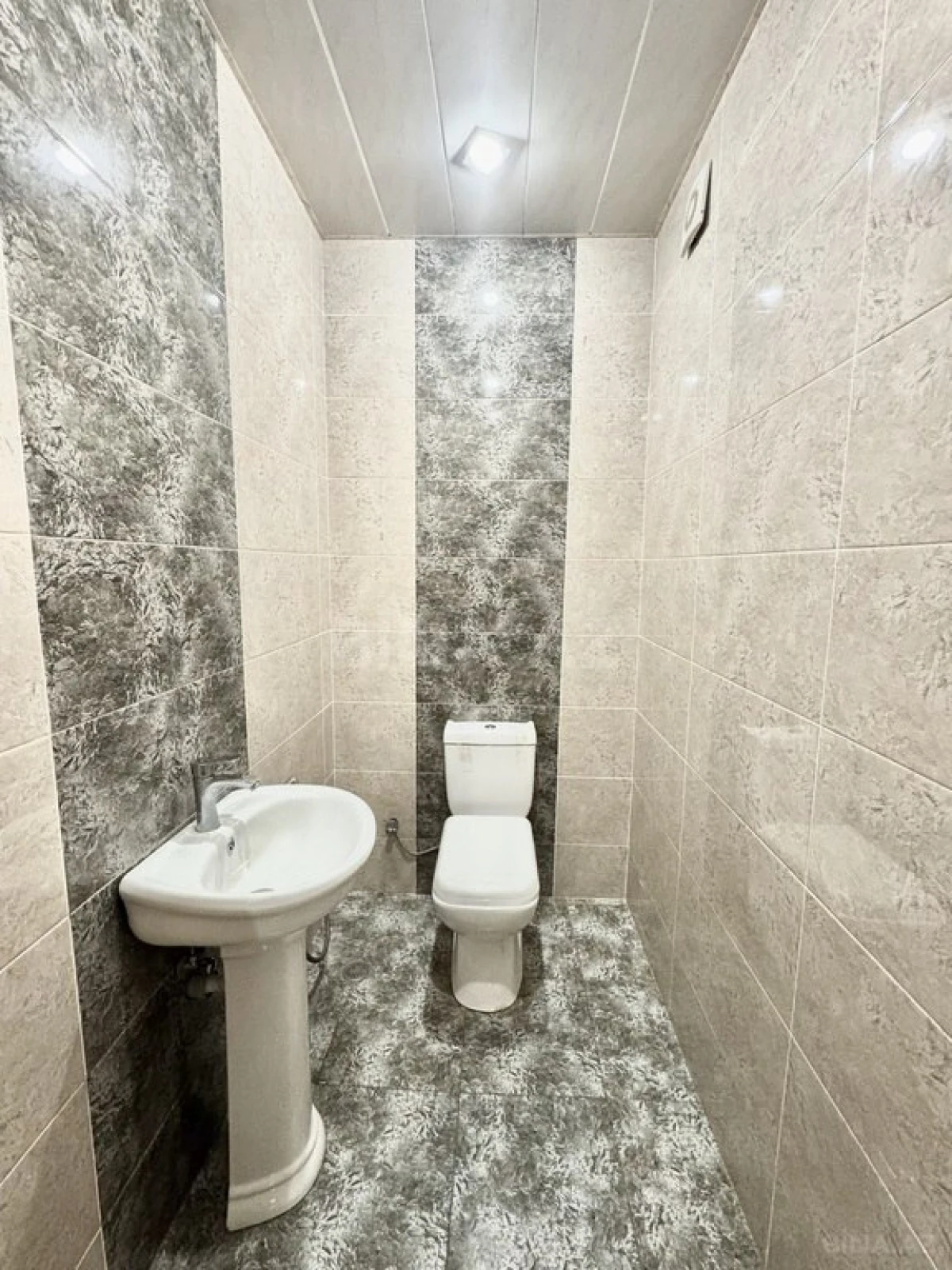 Kirayə verilir 2 otaqlı mənzil 84 m²
