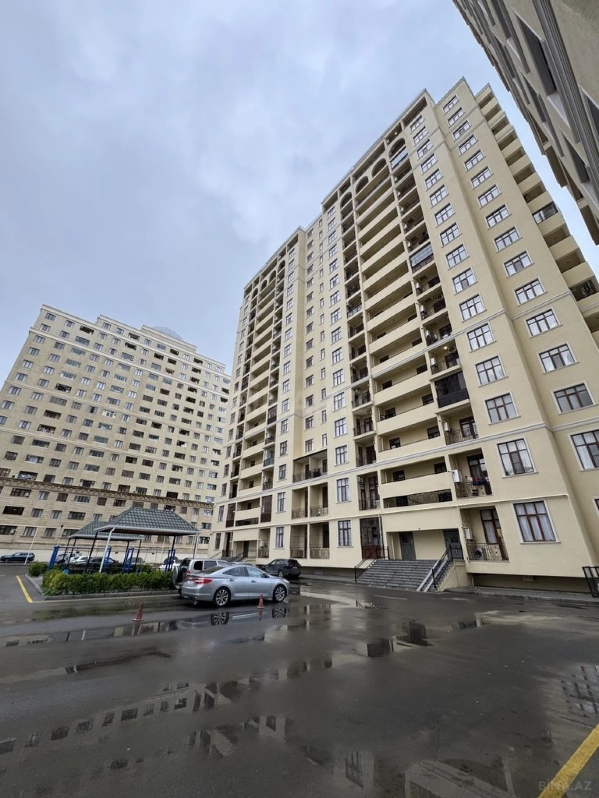 Kirayə verilir 2 otaqlı mənzil 84 m²