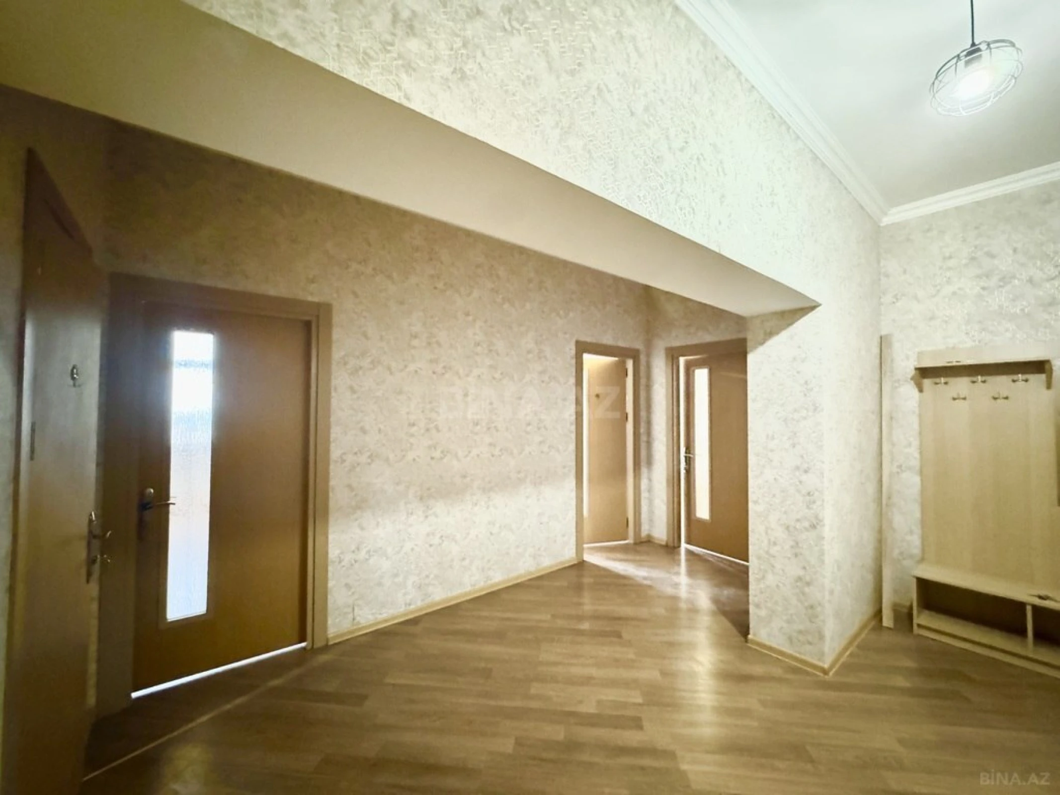 Kirayə verilir 2 otaqlı mənzil 84 m²