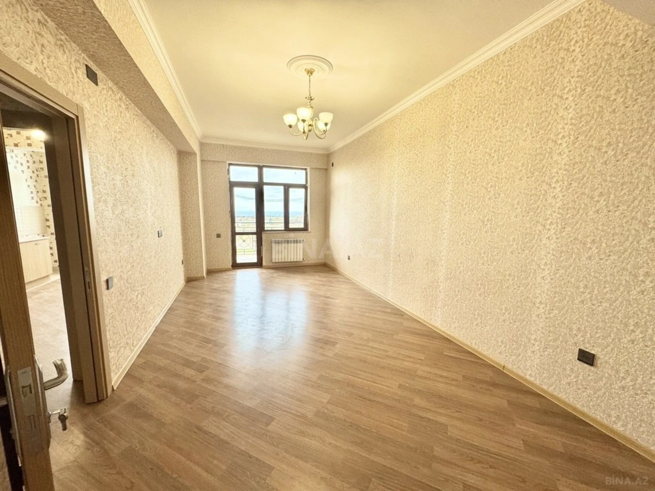 Kirayə verilir 2 otaqlı mənzil 84 m²