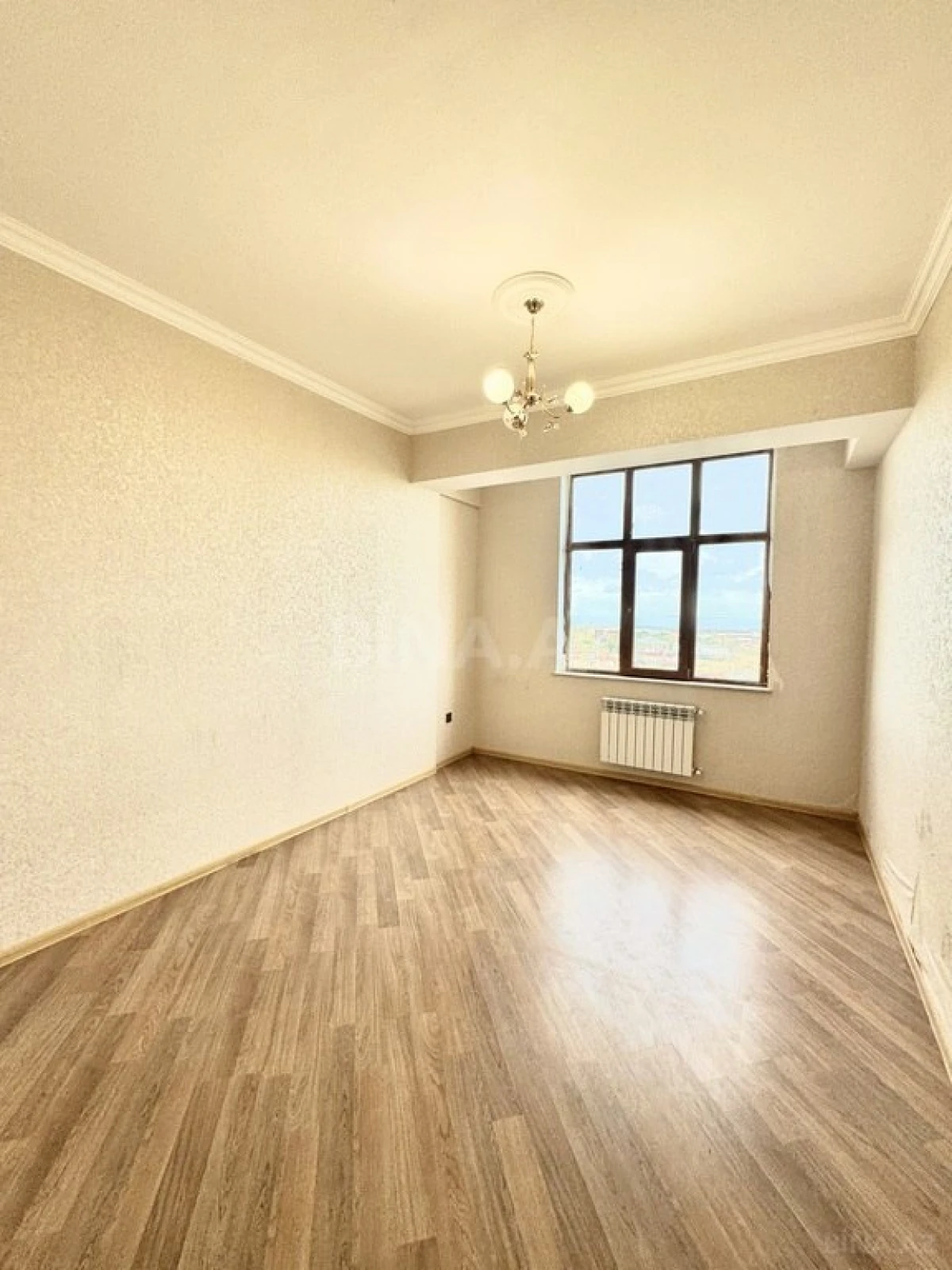 Kirayə verilir 2 otaqlı mənzil 84 m²