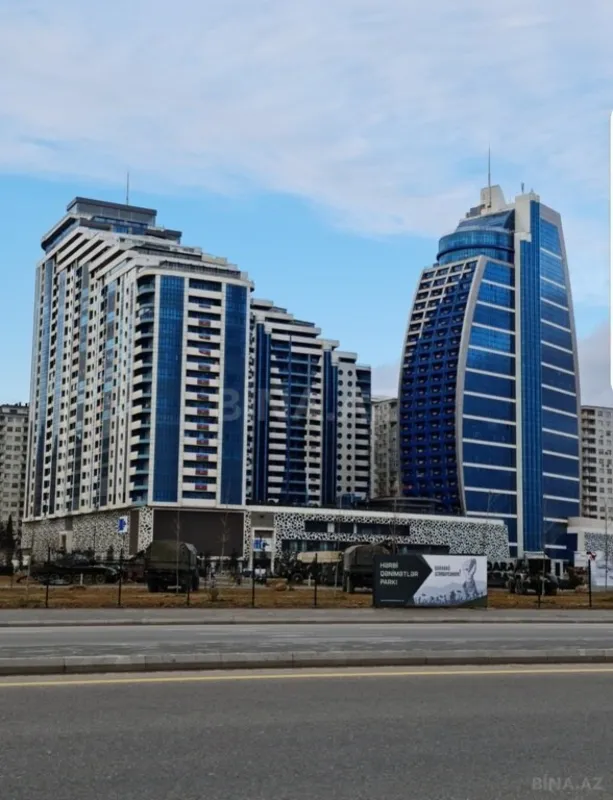 Satılır 3 otaqlı mənzil 191 m²
