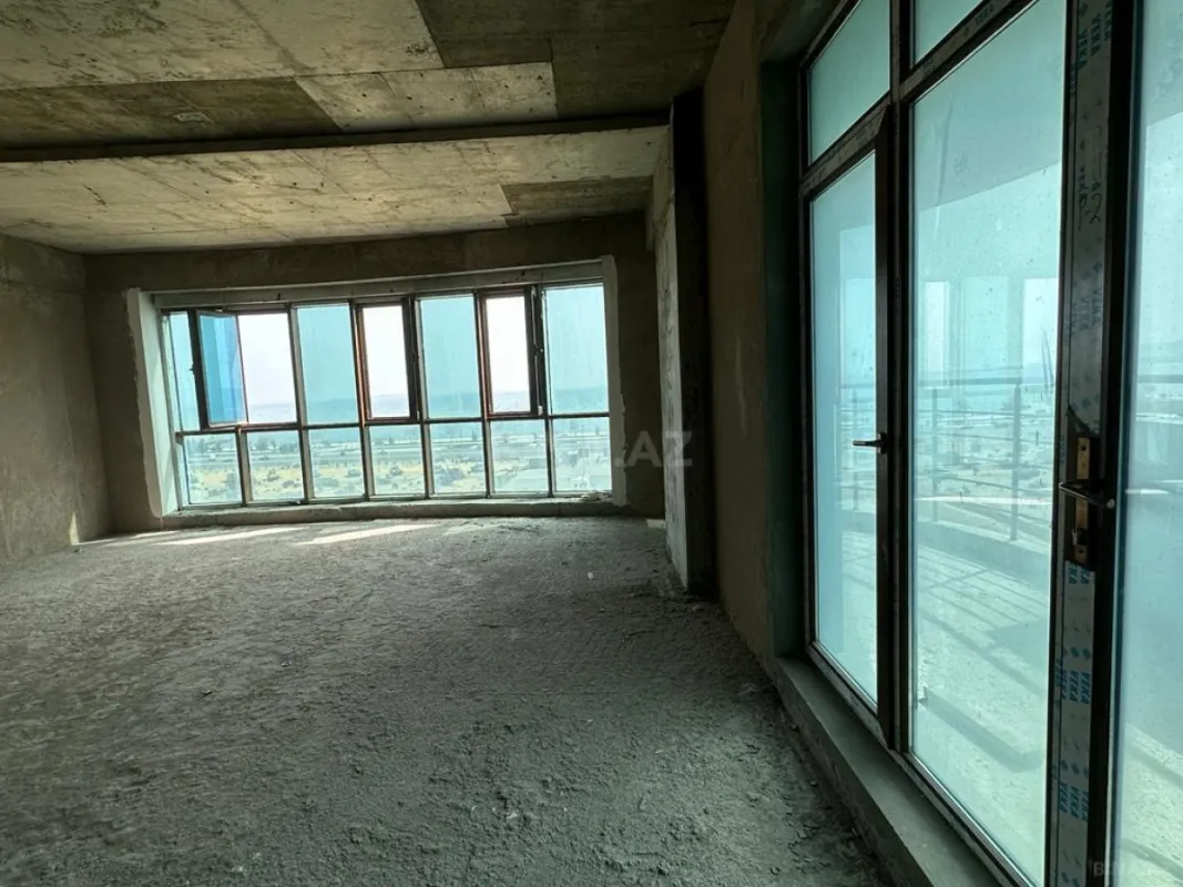 Satılır 3 otaqlı mənzil 191 m²