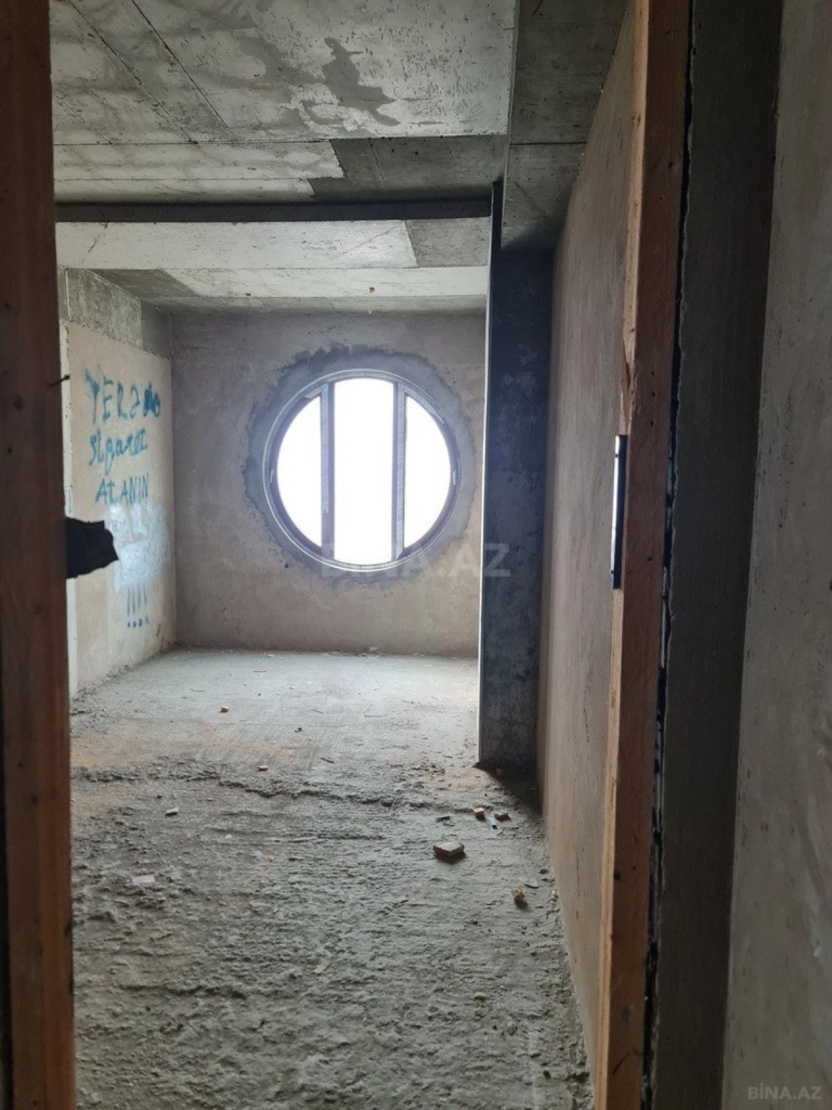 Satılır 3 otaqlı mənzil 191 m²