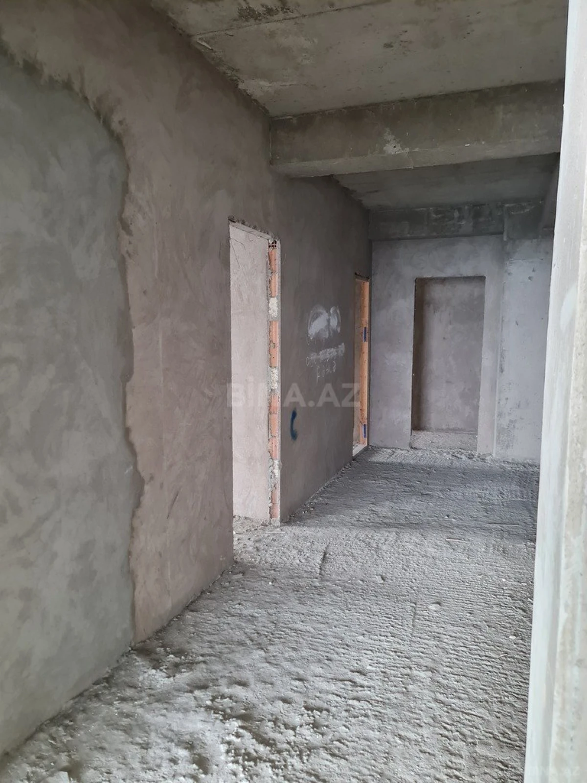 Satılır 3 otaqlı mənzil 191 m²