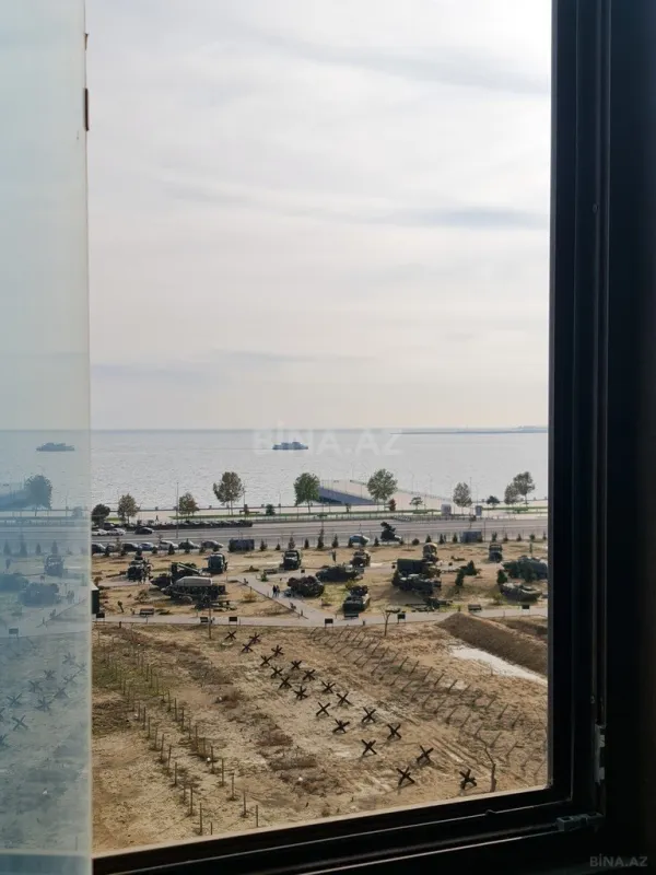 Satılır 3 otaqlı mənzil 191 m²