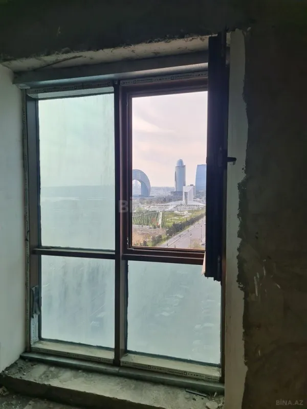 Satılır 3 otaqlı mənzil 191 m²