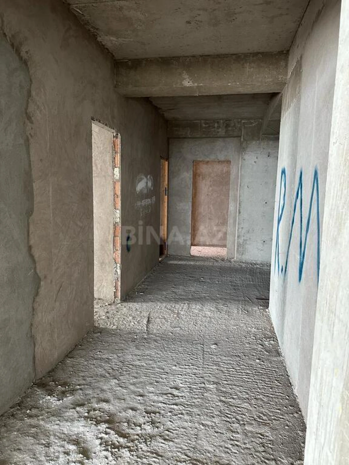 Satılır 3 otaqlı mənzil 191 m²