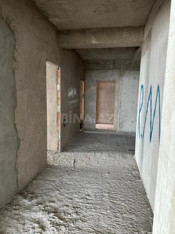Satılır 3 otaqlı mənzil 191 m²