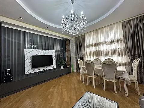 Satılır 3 otaqlı mənzil 147 m²