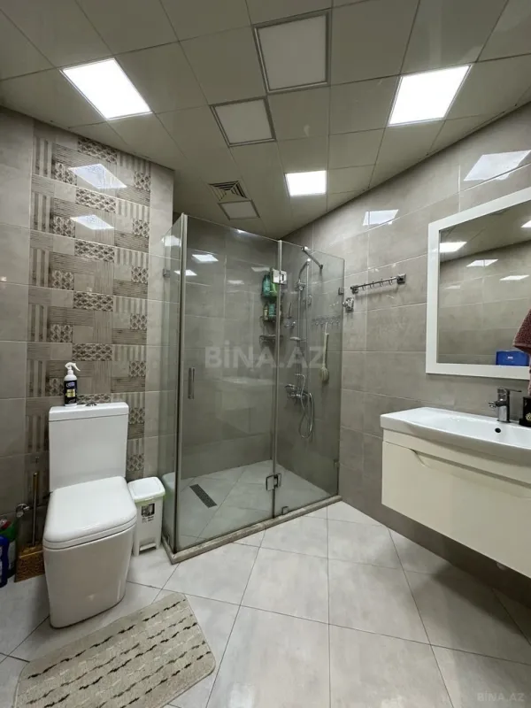 Satılır 3 otaqlı mənzil 147 m²