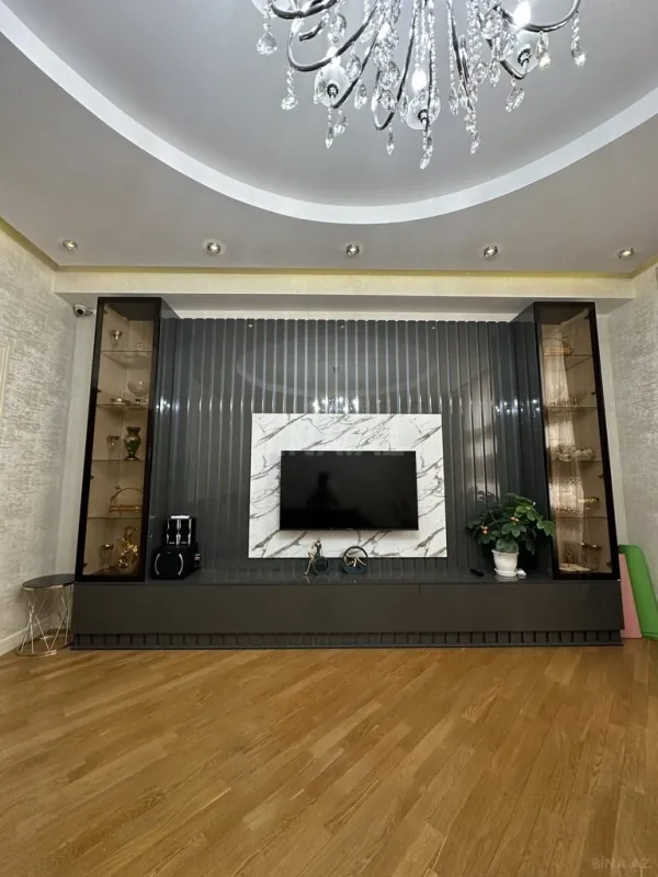 Satılır 3 otaqlı mənzil 147 m²
