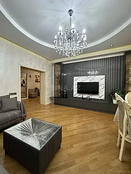 Satılır 3 otaqlı mənzil 147 m²