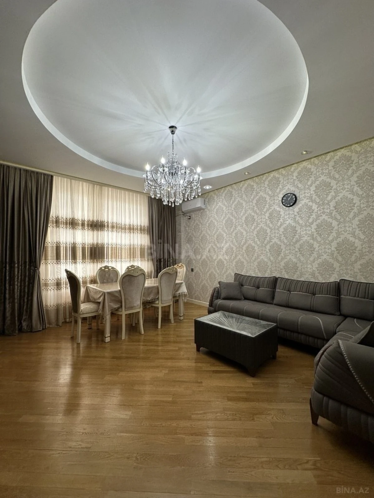 Satılır 3 otaqlı mənzil 147 m²