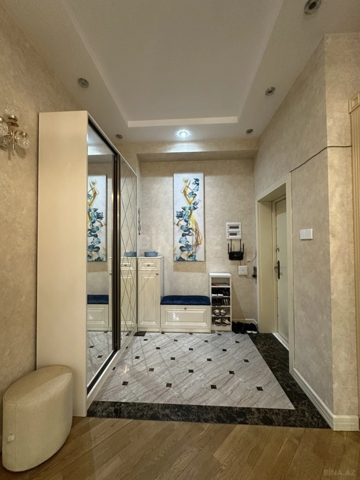 Satılır 3 otaqlı mənzil 147 m²
