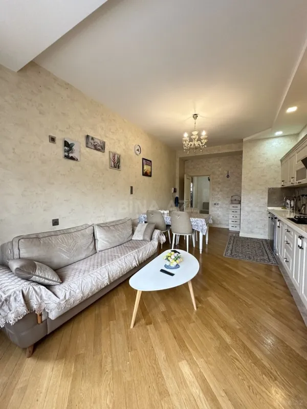 Satılır 3 otaqlı mənzil 147 m²