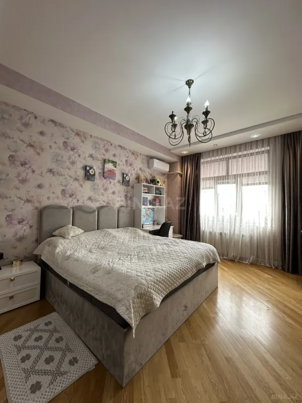 Satılır 3 otaqlı mənzil 147 m²