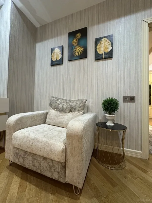 Satılır 3 otaqlı mənzil 147 m²