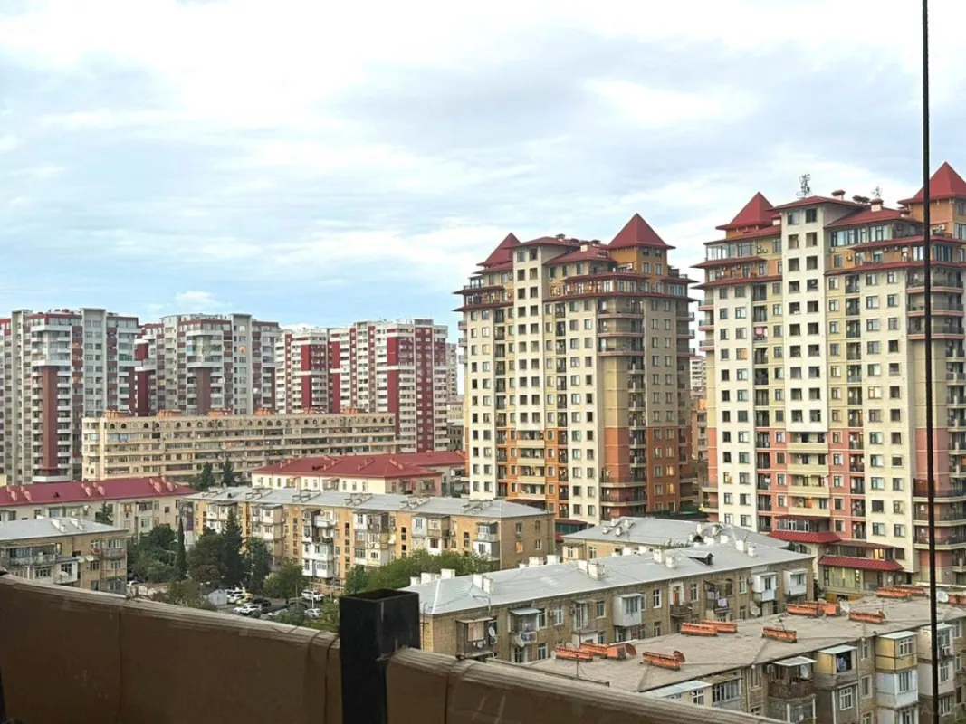 Satılır 3 otaqlı mənzil 77 m²